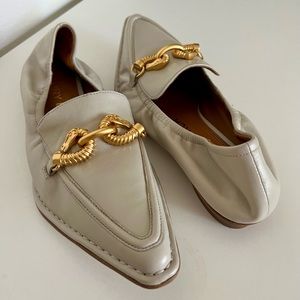 TORY BURCH Jessa Women’s Leather Pointed
Toe Loafer, Feather White, size 7.5